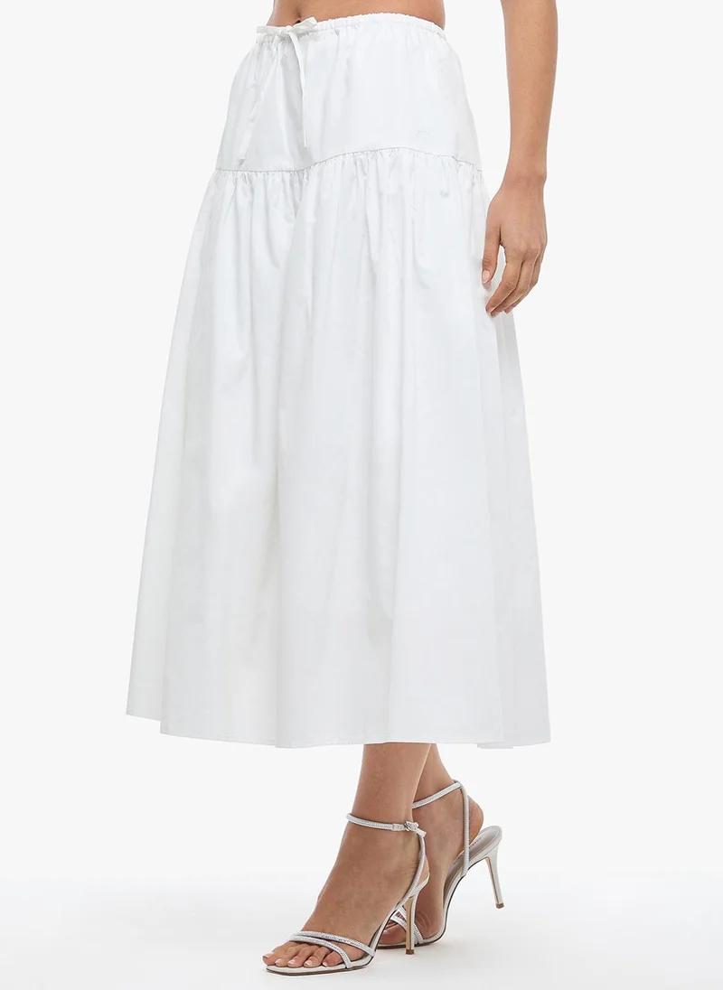 بي سي بي جي BCBG Womens BCBSS26BT434 Tired Poplin Skirt, White