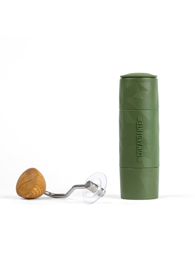 كوماندانتي مطحنة قهوة يدوية X25 Trailmaster Forest، شفرة نيترو، هيكل من البوليمر QTP®، وزن 420 جم، سعة 30 جم، مصنوعة من الفولاذ المقاوم للصدأ وخشب البلوط، مطحنة خارجية محمولة خضراء - Image 3