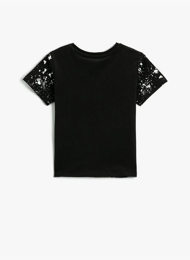 كوتون Batman Licensed Printed Crew Neck Short Sleeve Cotton T-Shirt.