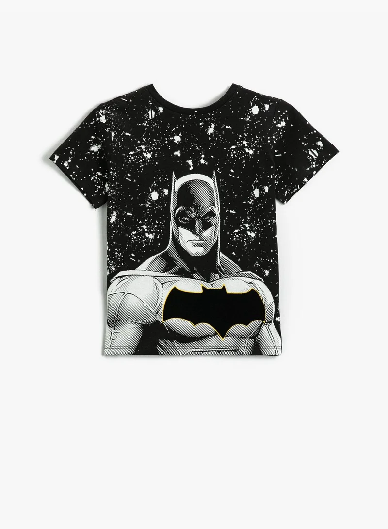 كوتون Batman Licensed Printed Crew Neck Short Sleeve Cotton T-Shirt.