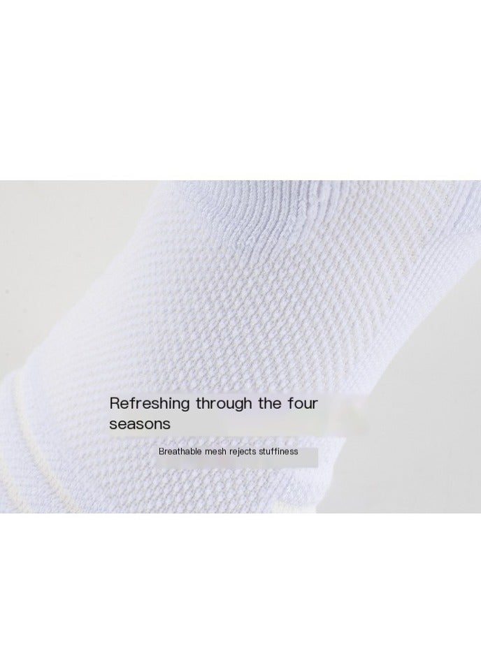 infino 3 Pairs Men's Sports Socks Anti-Blister Moisture Wicking Athletic for for Football Basketball Sports and Running Grip Socks  - Image 4
