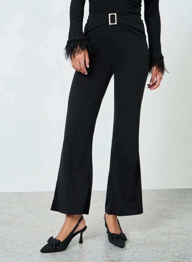 تايك تو بنطال أسود شارلستون بتفاصيل إبزيم مزين