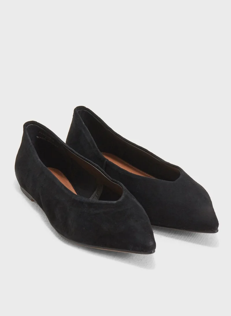 TOPSHOP Attitude V Cut Ballerina