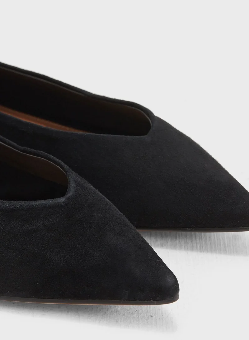 TOPSHOP Attitude V Cut Ballerina