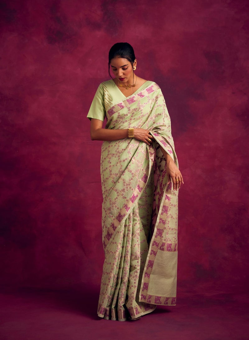 Abhishti Banarasi sakura checks woven zari saree-  Pistachio green  - Image 5