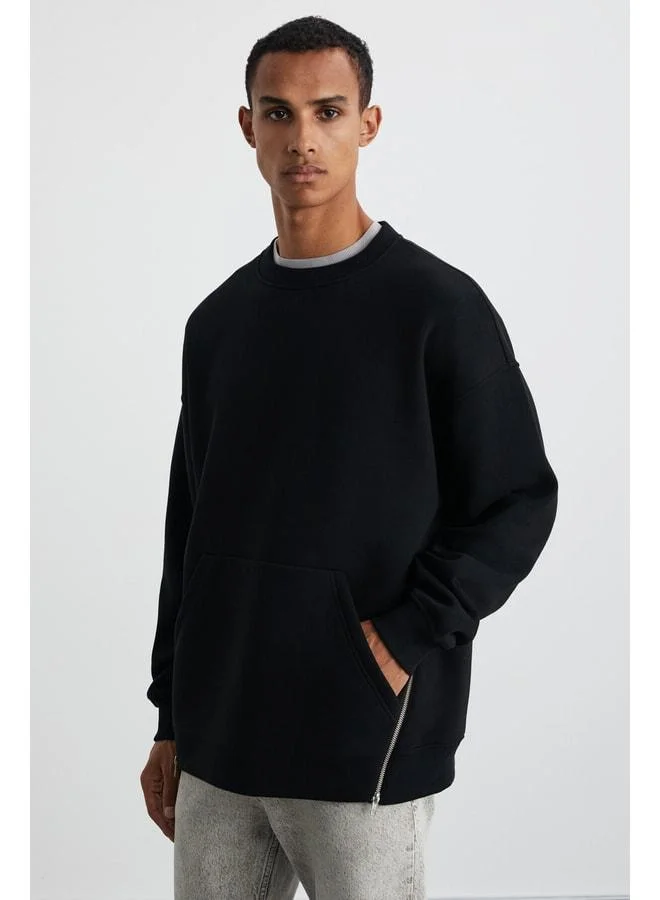 GRIMELANGE SANTIAGOS Men's Cotton-Polyester Black Sweatshirt.