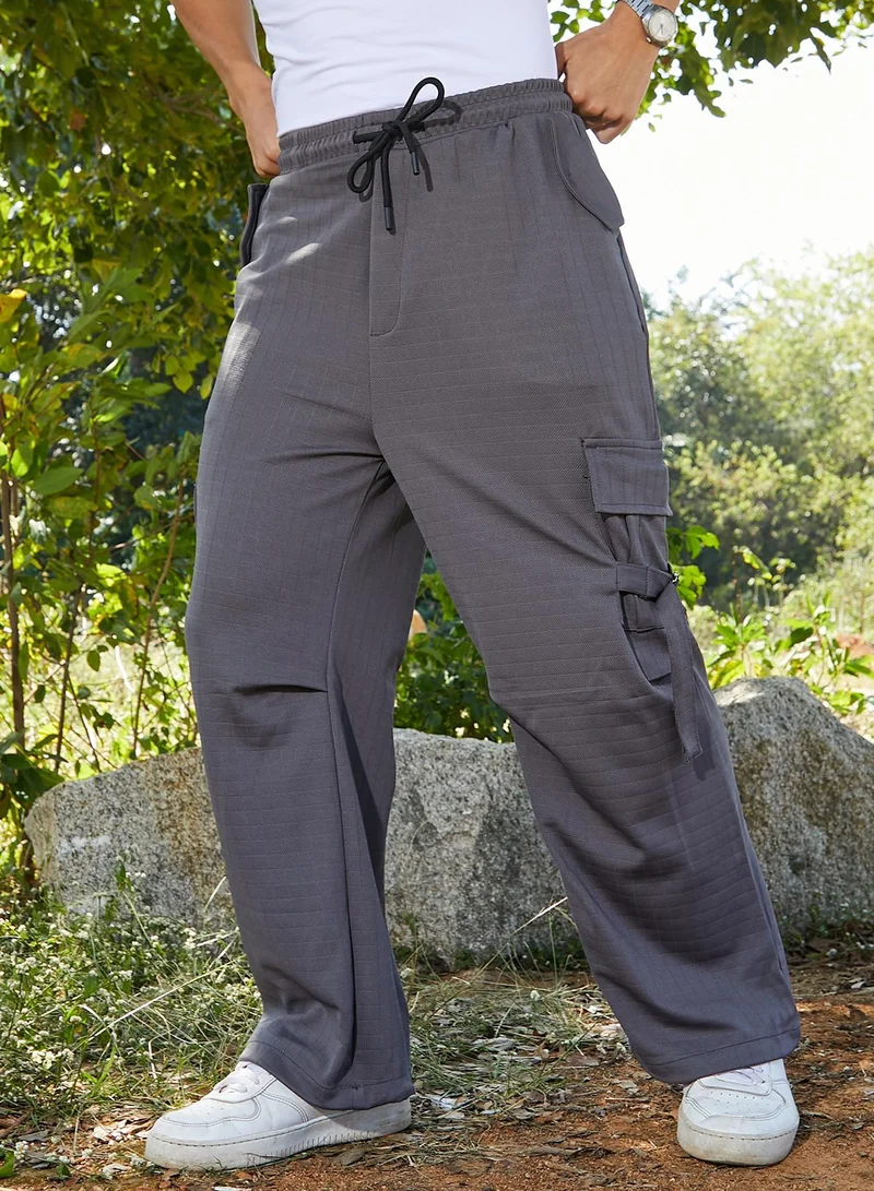 Campus Sutra Men's Moon Grey Checkered Baggy Cargo Pants