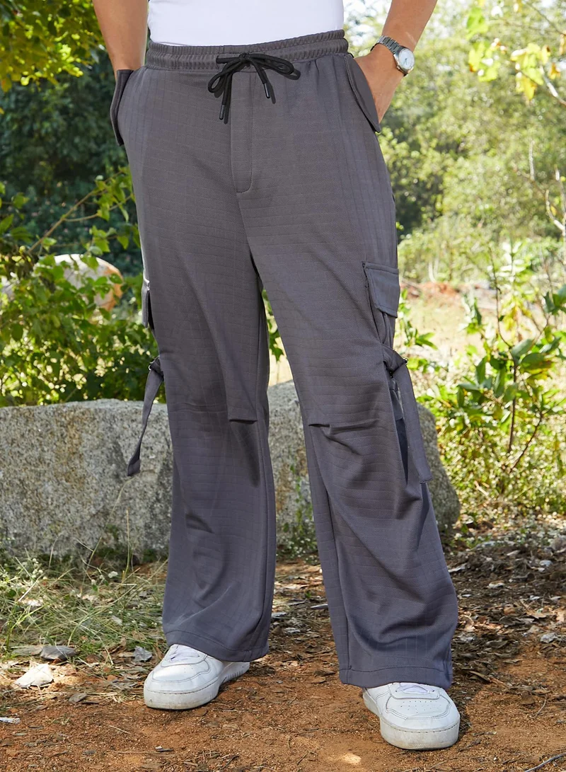 Campus Sutra Men's Moon Grey Checkered Baggy Cargo Pants