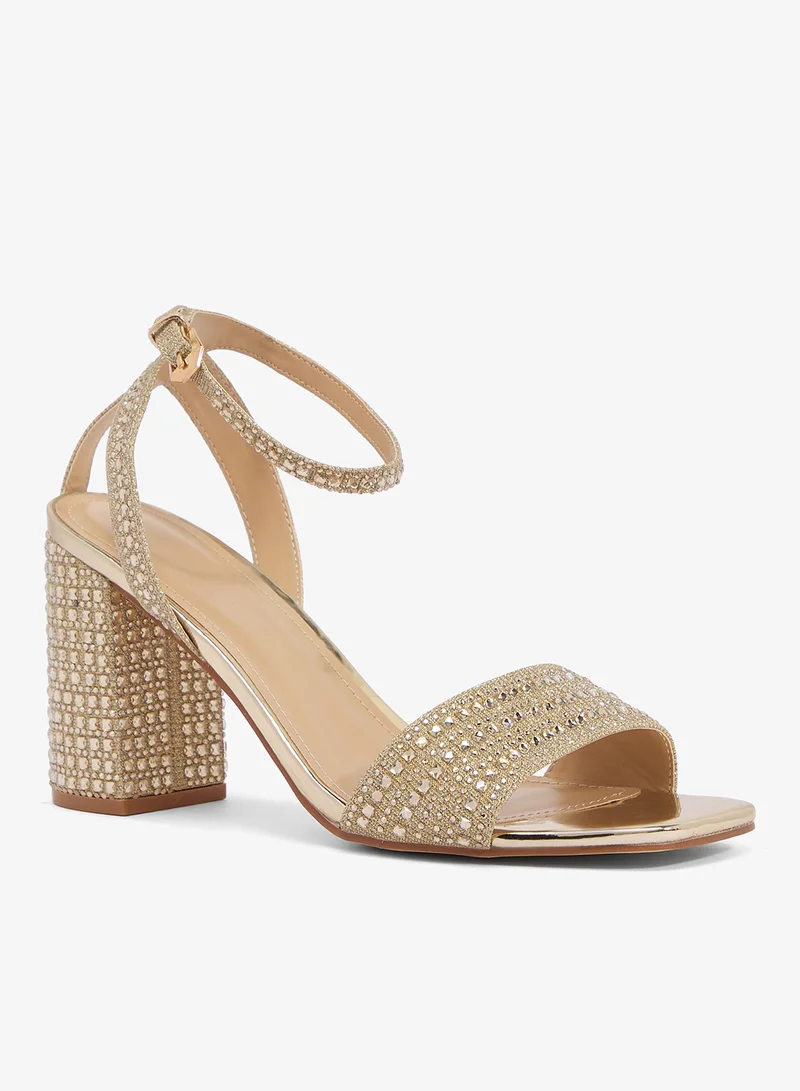 ترافل من نمشي صنادل بكعب إسفين وتفاصيل حزام ذهبي