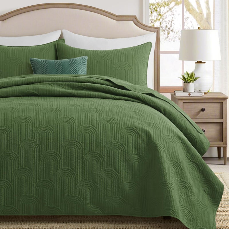 Lavsiry Olive Quilt Queen Size with Pillow Shams  Summer Lightweight Full Size Arch Pattern Bedspreads  Soft Microfiber Coverlet Thin Comforter Bedding Set for All Seasons - Image 1