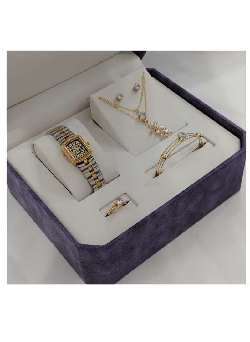 Women's watch with a bracelet and a ring made of zircon