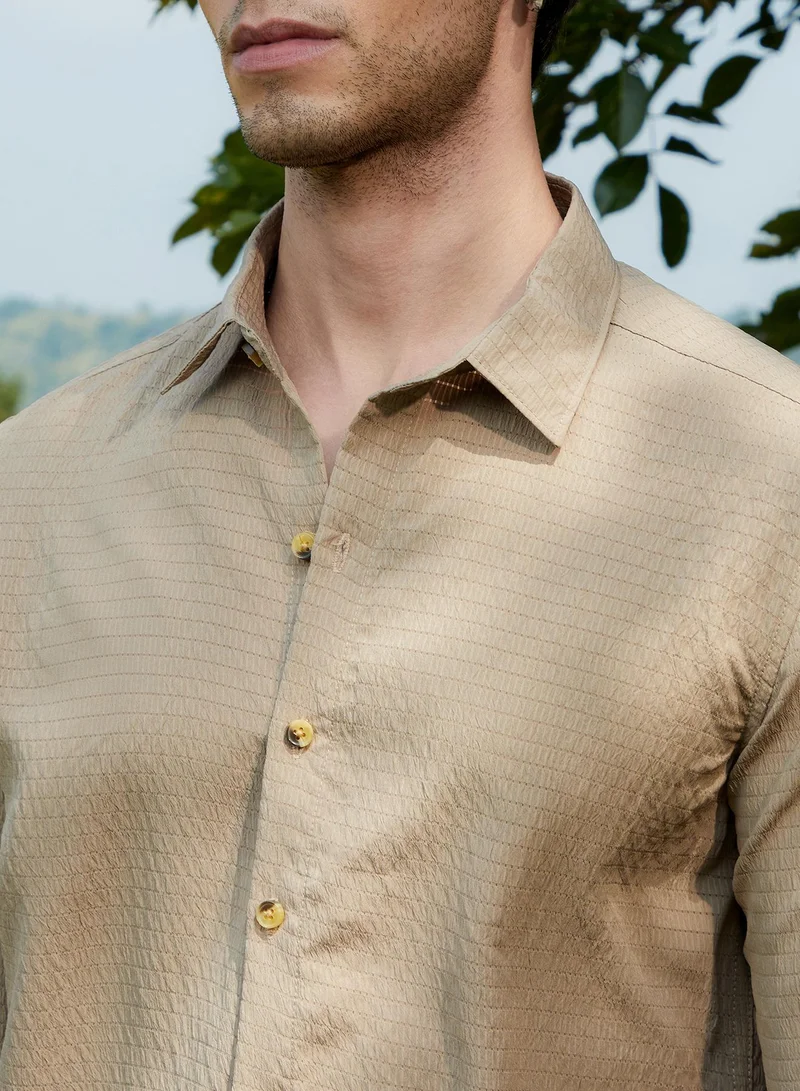 Campus Sutra Campus Sutra Men's Buff Beige Ruche-Textured Shirt For Casual Wear | Spread Collar | Long Sleeve | Button Closure | Shirt Crafted With Comfort Fit For Everyday Wear