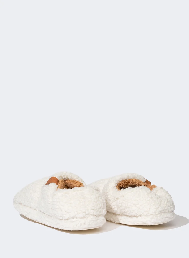 DeFacto Plush Slippers