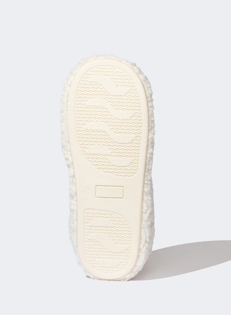 DeFacto Plush Slippers