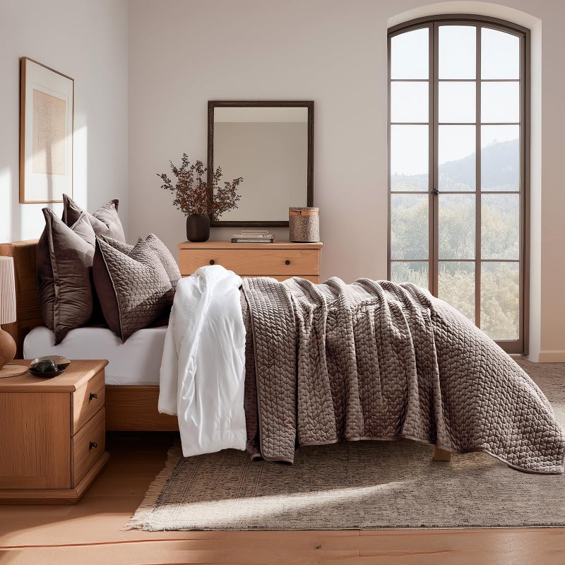 EVERGRACEHOME EVERGRACE Luxury Velvet Quilt Set King Size 3 Piece, Soft Cross-Stitch Velvet Comforter Set with Pillow Shams, Lightweight Coverlet Bedspread Bedding Set for All Seasons, Mushroom Brown - Image 2