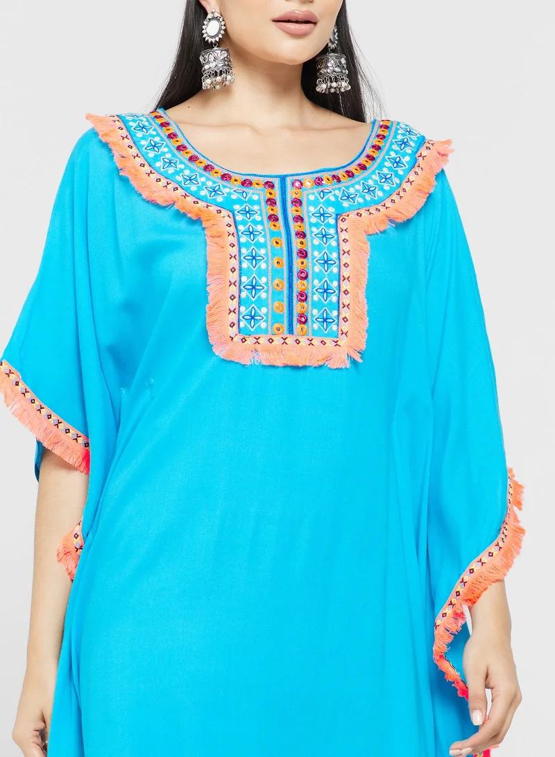 ارابيان كلوزيت قفطان بأكمام واسعة مطرزة