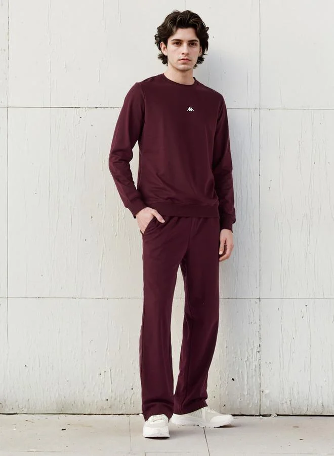 كابا سويت شيرت كابا بطبعة شعار ورقبة دائرية وأكمام طويلة