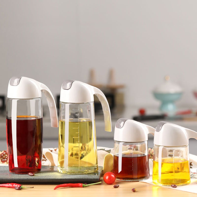 A large number of wholesale household kitchen supplies 630ml automatic opening and closing oil pot 300ml dust-proof soy sauce vinegar bottle