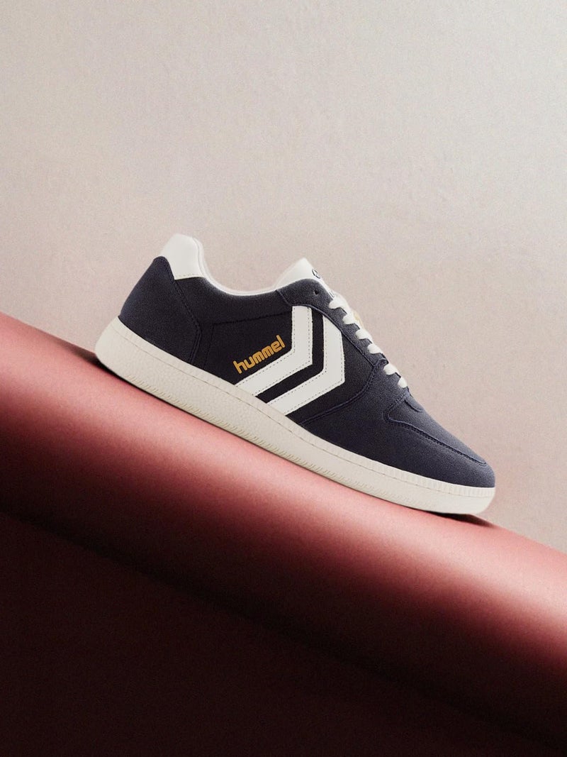 hummel Classic Verve Casual Lace-up Sneaker for Men Enhanced Comfort with Cushioned Insole and Slip-Resistant - UK 11 Navy/White - Image 2