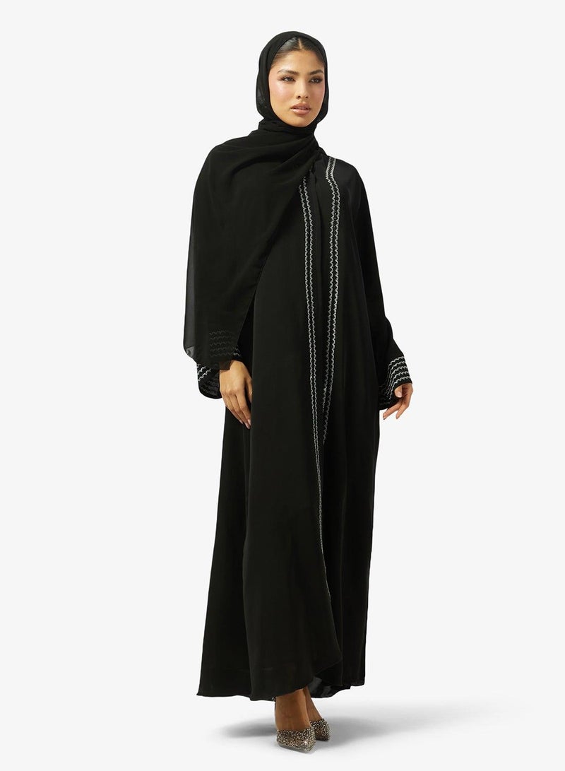 هيا كلوزيت عباية مفتوحة بياقة على شكل حرف  مزينة بالدانتيل - Image 2