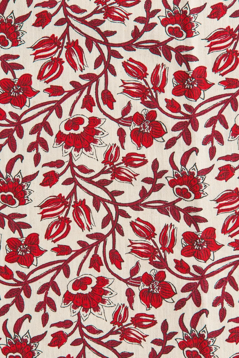 اتش اند ام مفرش طاولة من القطن المزين بنقوش