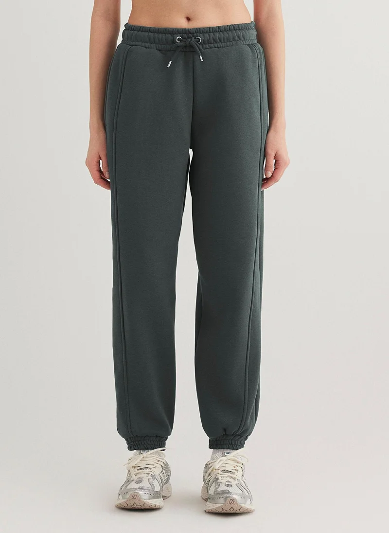 مافي بنطلون رياضي أساسي أخضر