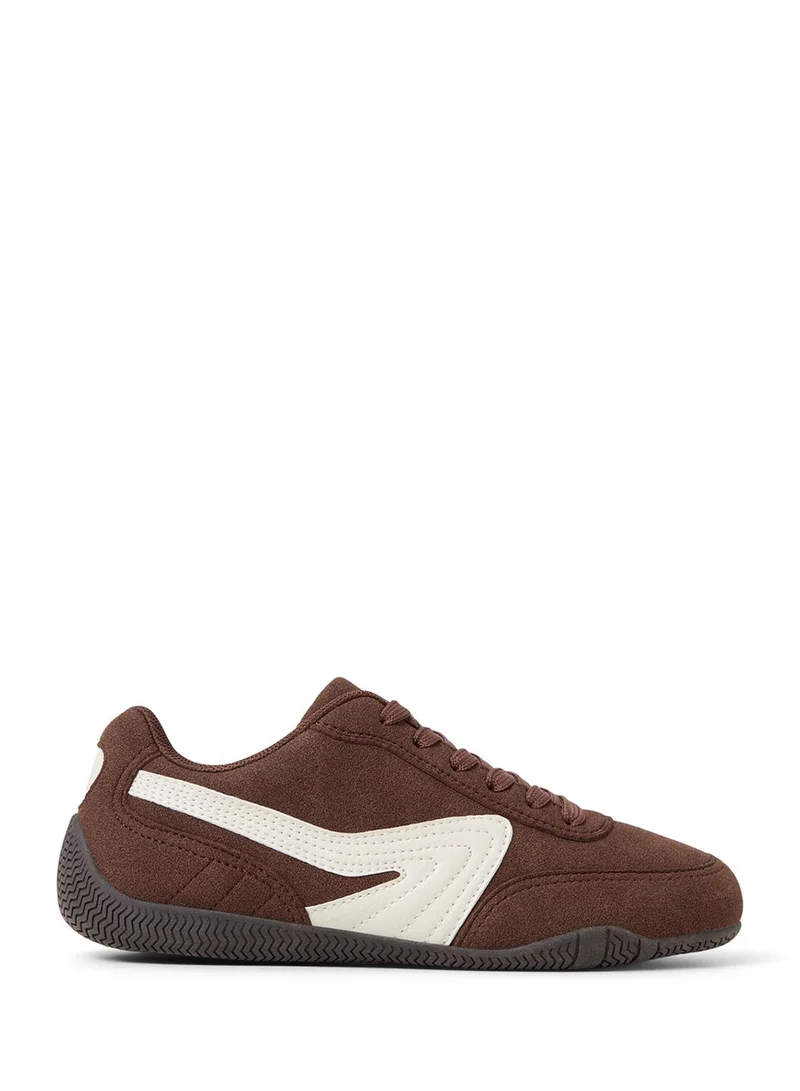كول ات سبرنج Lace Up Low Top Sneakers