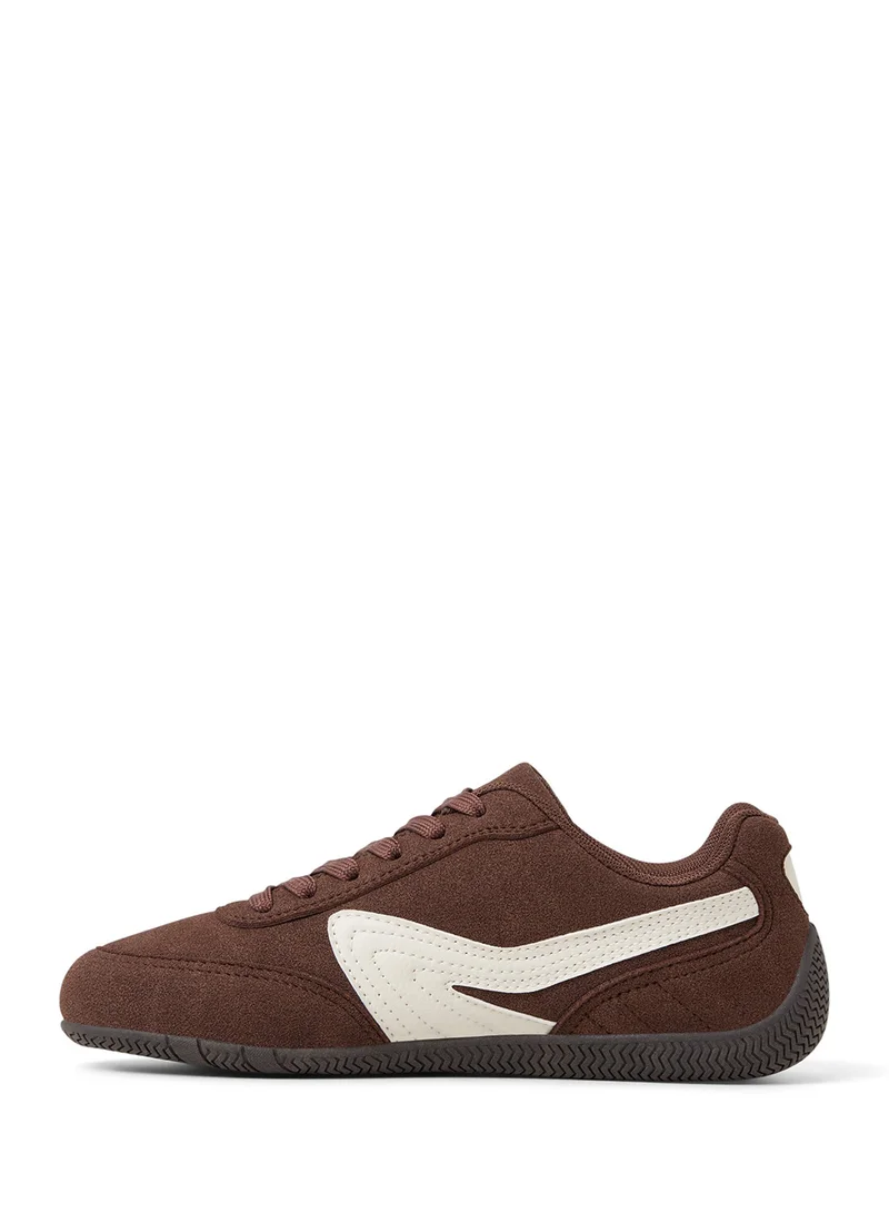 كول ات سبرنج Lace Up Low Top Sneakers