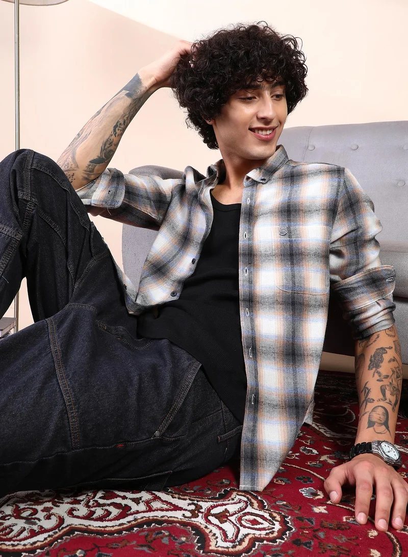 Campus Sutra Men's Charcoal Black & Off-White Gradient-Graph Regular Shirt For Casual Wear | Spread Collar | Long Cuffed Sleeves | Button Closure | Shirt Crafted With Comfort Fit For Everyday Wear