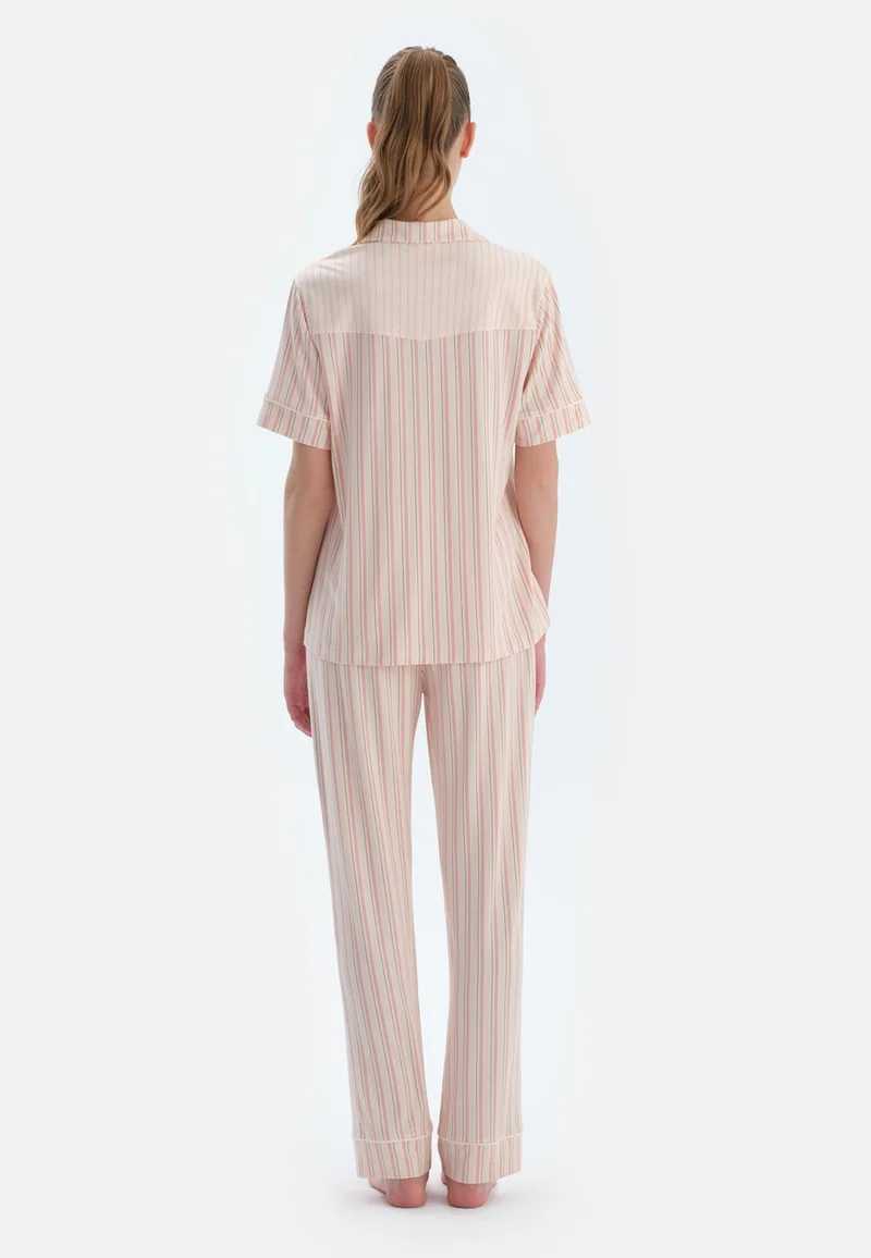 داجي طقم بيجاما قميص وبنطلون قطن بقصة كلاسيكية وياقة عادية مخططة