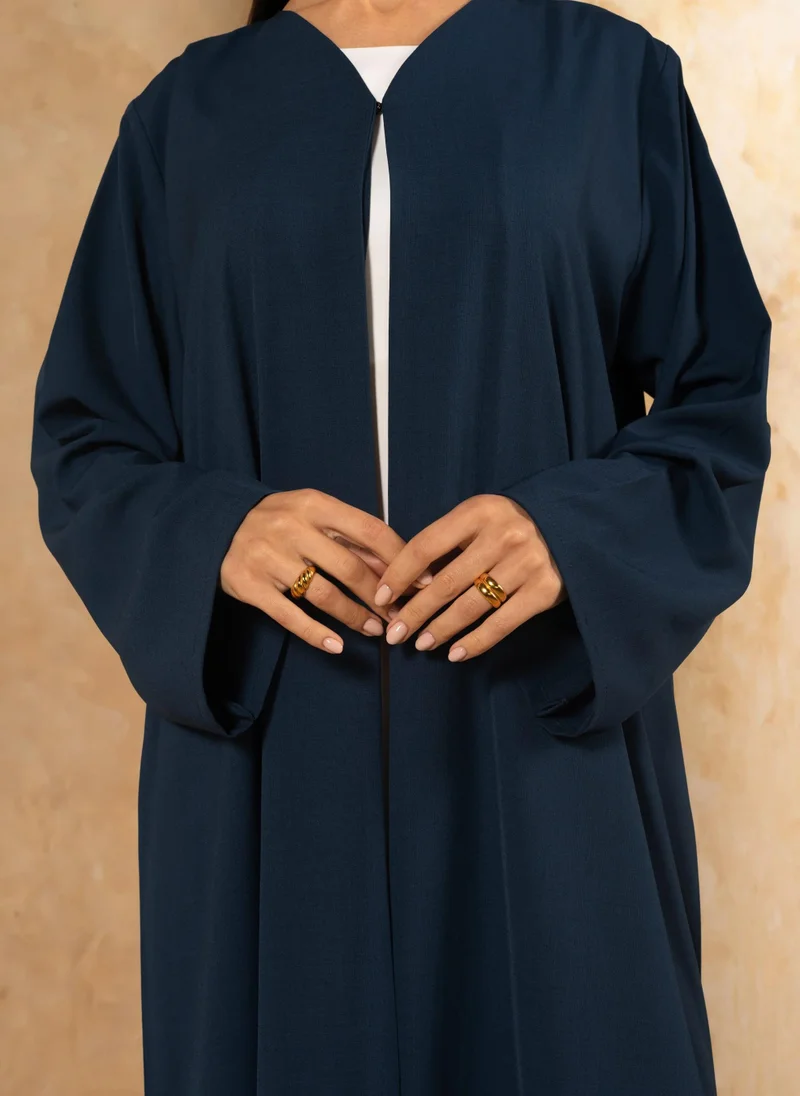 التلل فمينا Midnight Petal Abaya