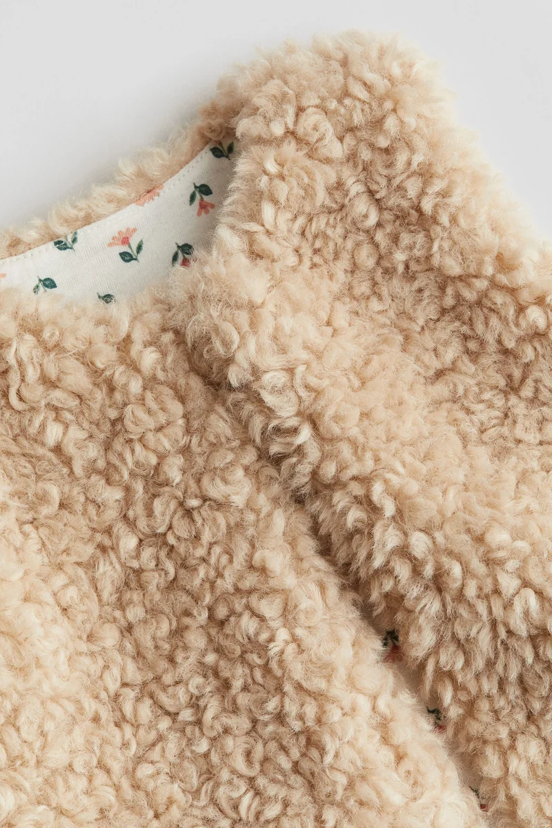 اتش اند ام Fluffy Gilet