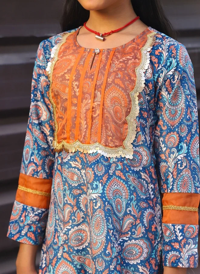 أيه كيه إس Ethnic Motifs Printed Velvet Kurta Set for Girls