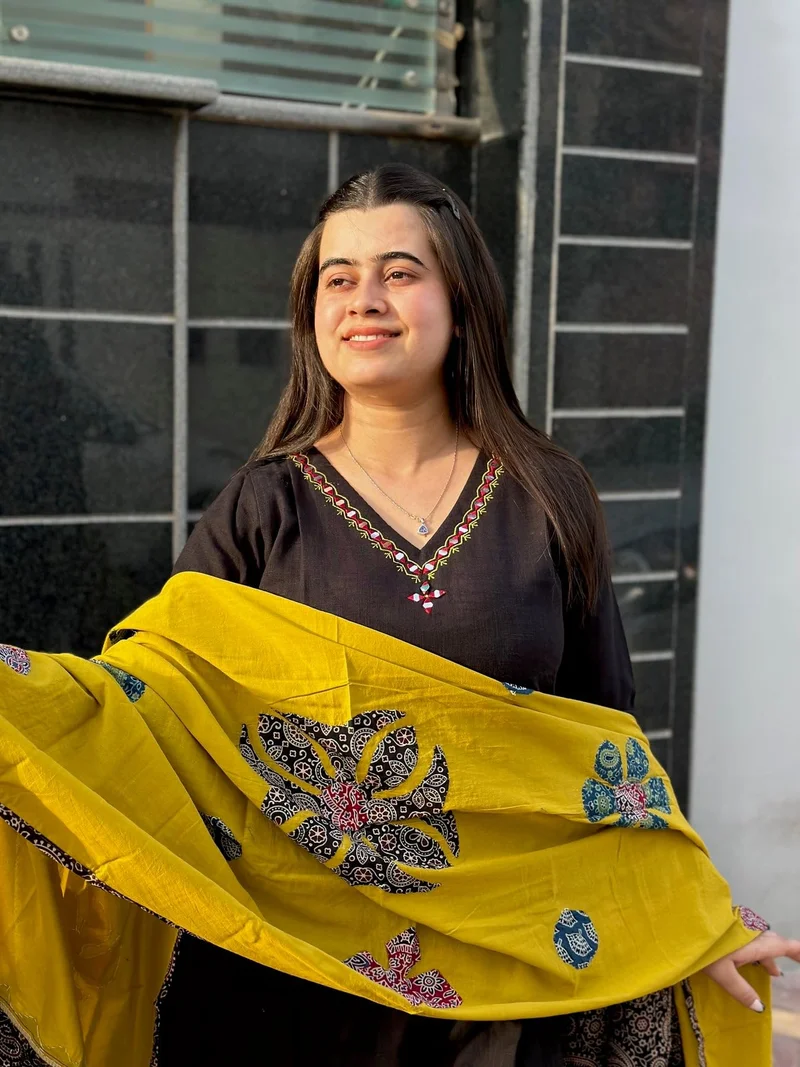 GoSriKi Women's Cotton Blend Embroidered Straight Kurta with Pant & Dupatta Black