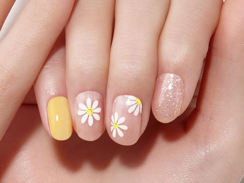 DASHING DIVA DASHING DIVA GLOSS Day to Night Short Square Shaped Press On Nails Long Lasting Stick On Gel Nails Lasts Up to 7 Days Contains 30 Stick On Nails Daisy Shine - Image 2