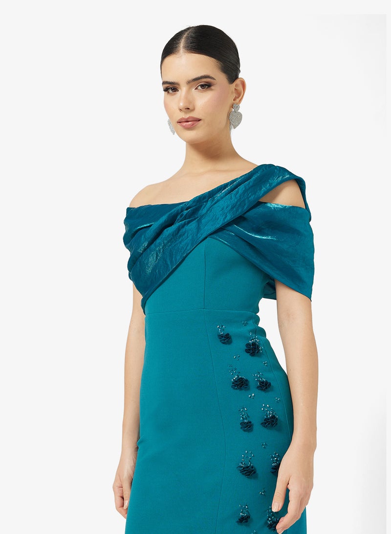 نمشي x فستان عمود بكتف غير متماثل مزين بالزهور - Image 3