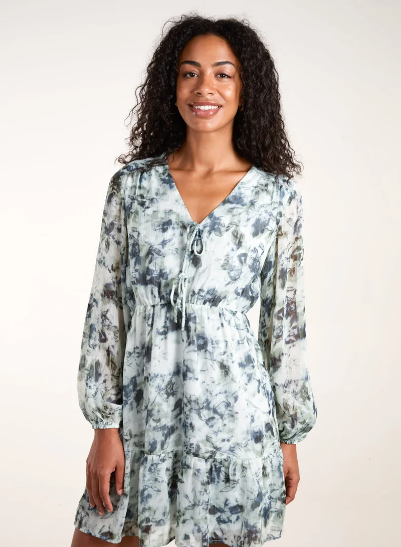 بلو فانيلا فستان قصير بربطة أمامية بنقوش مائية