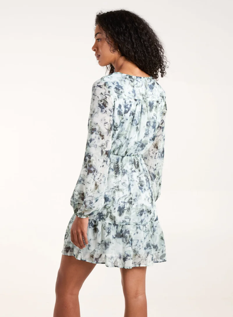 بلو فانيلا فستان قصير بربطة أمامية بنقوش مائية