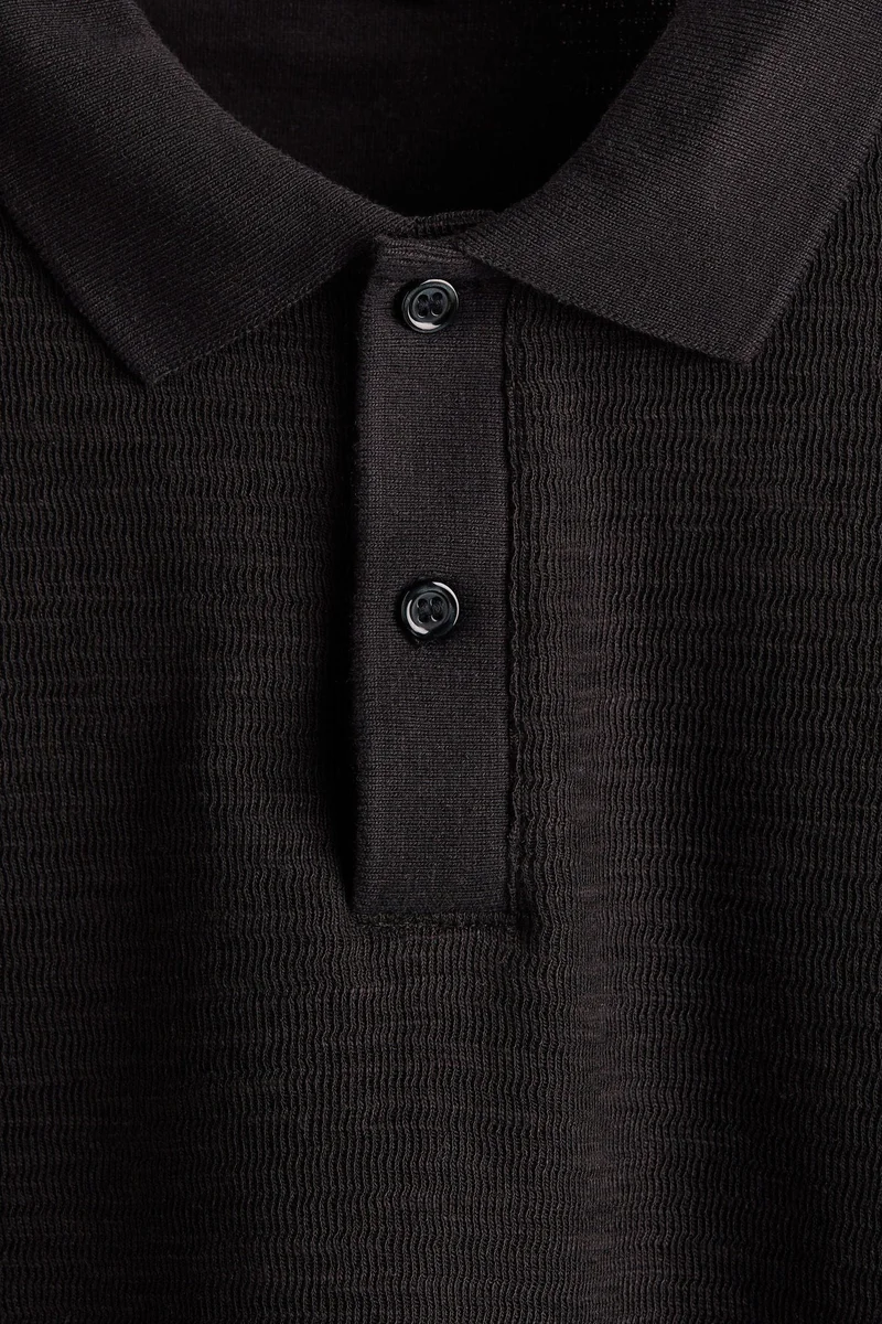 اتش اند ام تي-شيرت بولو بقصة سلِم وأكمام طويلة