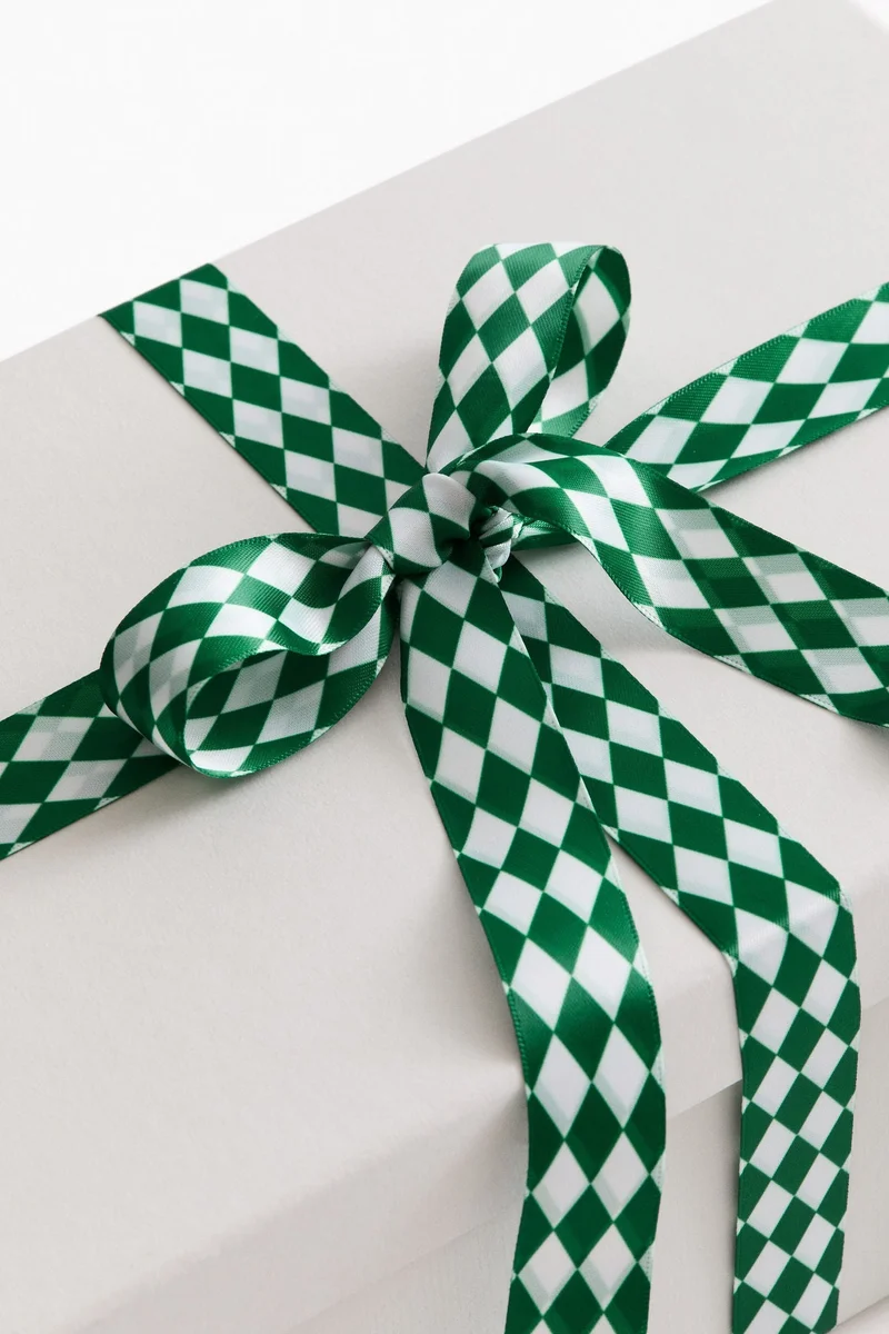 H&M Harlequin pattern ribbon