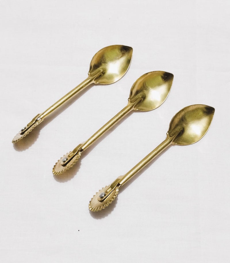 GS KITCHENWARE GS Brass Karanji Cutter Tool, Gujia/Shankarpali Cutter, 2 in 1 Brass Spoon with Cutter Best Cutting for Karanji, Pack of 3. - Image 2