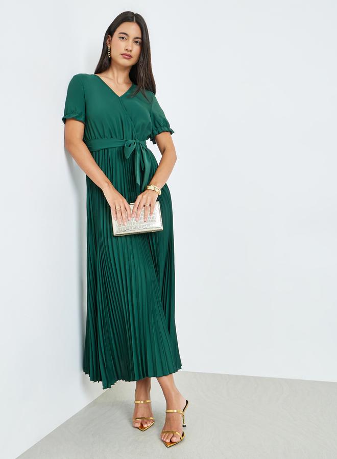 Styli Green Pleated A-Line Maxi Dress with Tie Up Belt - Image 1