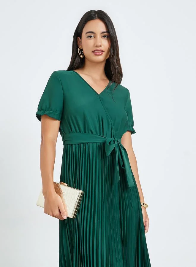Styli  Green Pleated A-Line Maxi Dress with Tie Up Belt for Women | Best Price UAE