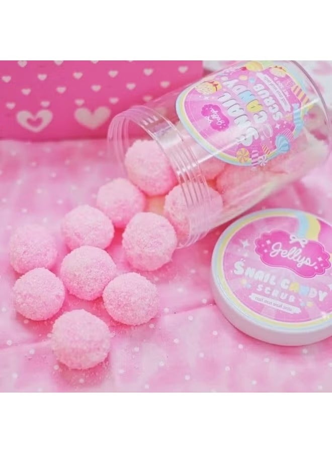 جيليز مقشر للجسم بكرات السكر الحلوة. مقشر للجسم على شكل كرة سكر، يفتح لون البشرة ويزيل الجلد الميت. كما يمنح الجسم نعومة كالحرير. يعالج تصبغات البشرة، ويمكن استخدامه على المناطق الحساسة. يمنع ظهور البثور وينعم المناطق الخشنة. - Image 2