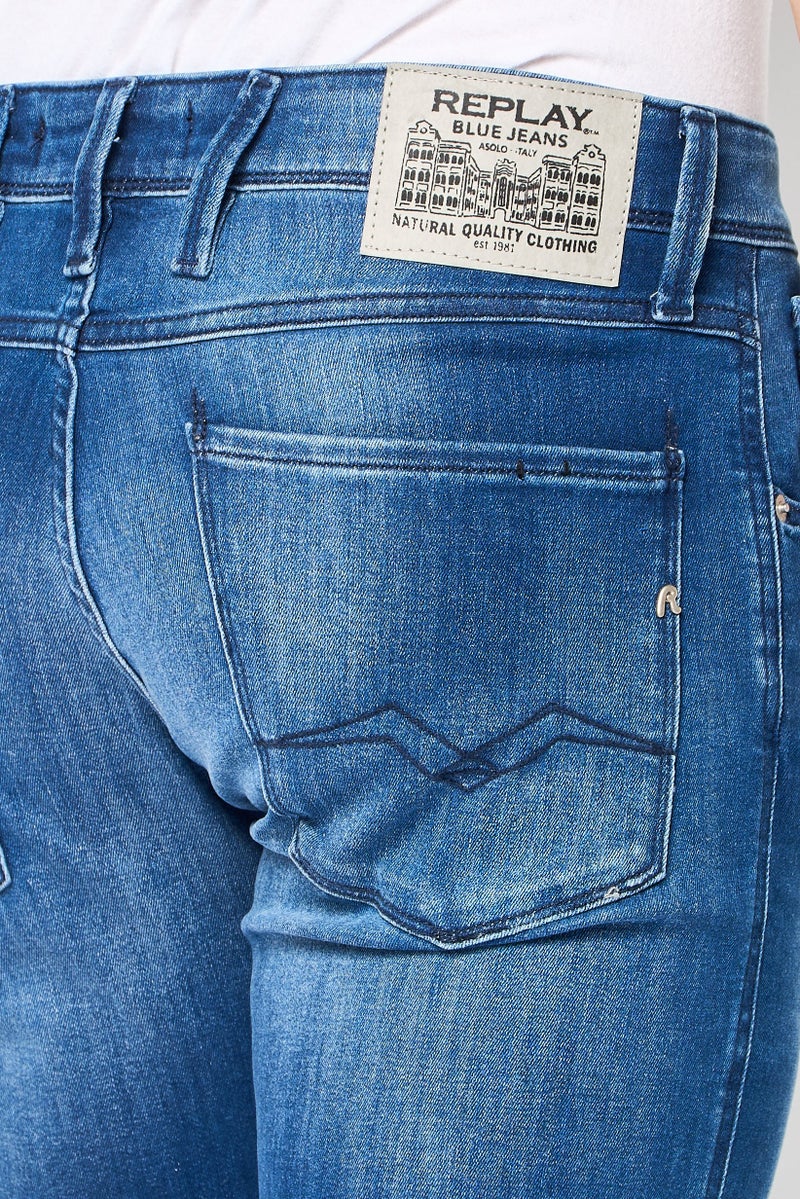Replay جينز ضيق للرجال بتصميم مغسول وقابل للتمدد، أزرق متوسط - Image 2