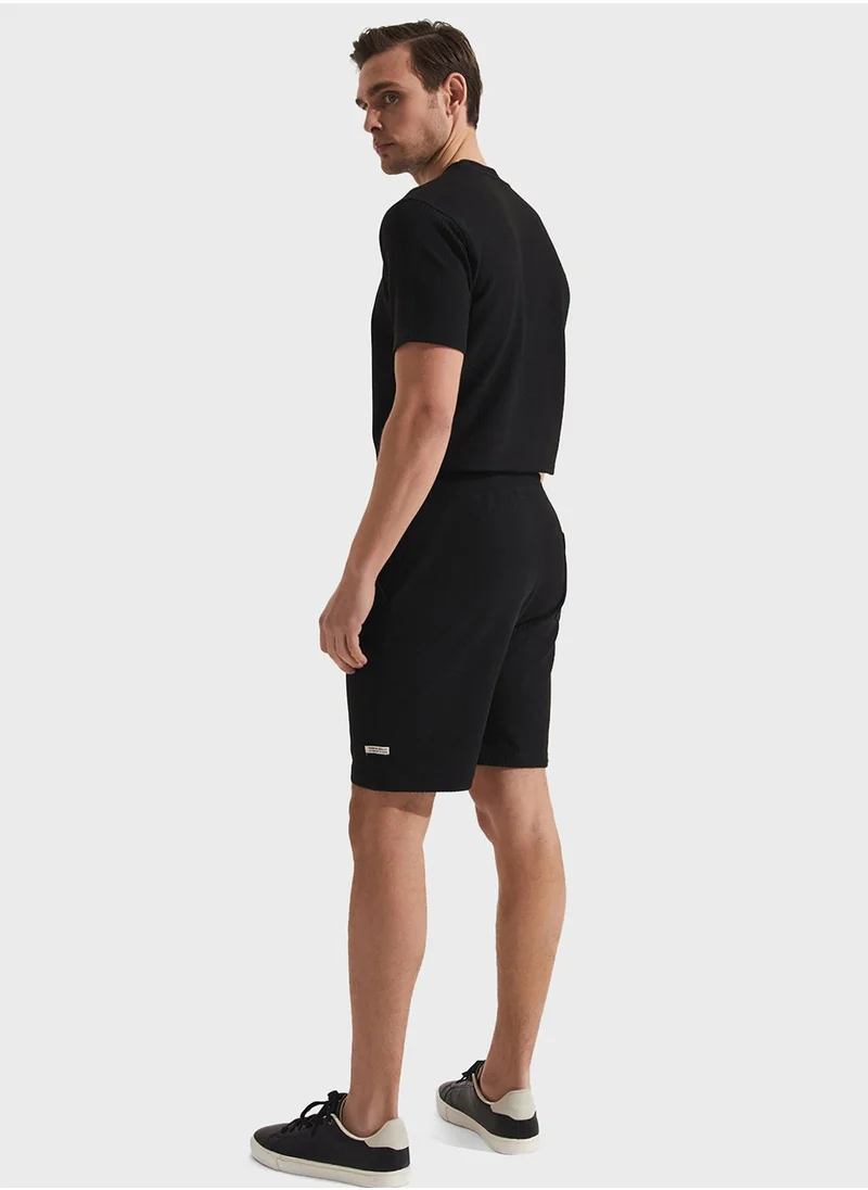 JUNE Essential Shorts