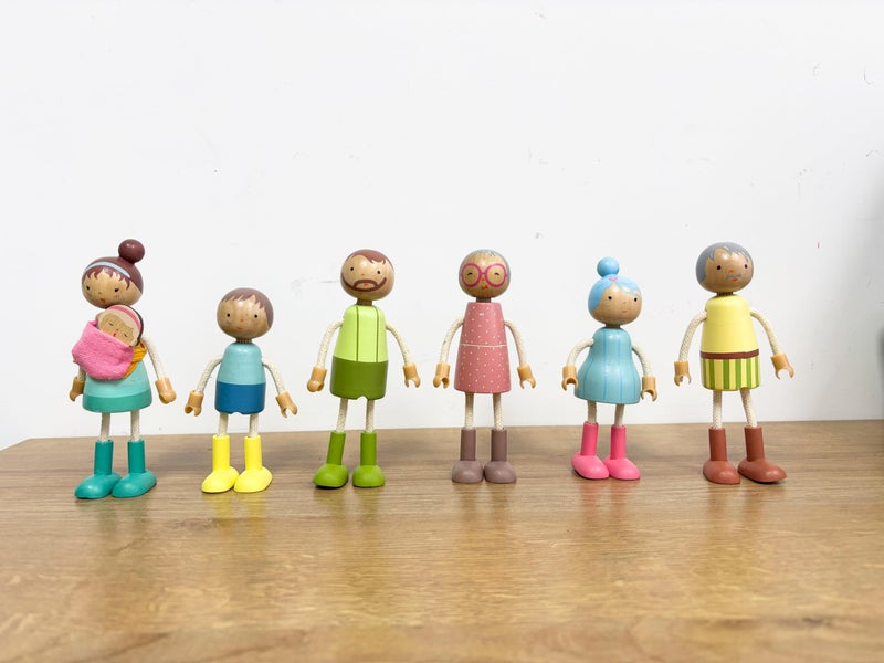 Giant bean Wooden Family Dolls Set of 7 for Dollhouse, Dollhouse People Miniature Dollhouse Accessories Toy for Boys Girls Kids Pretend Play 3 Years up - Image 4