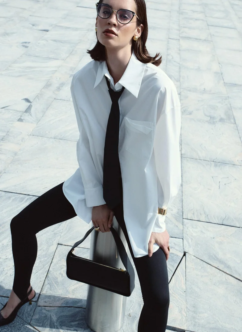 Lichi Oversize shirt with a large chest pocket
