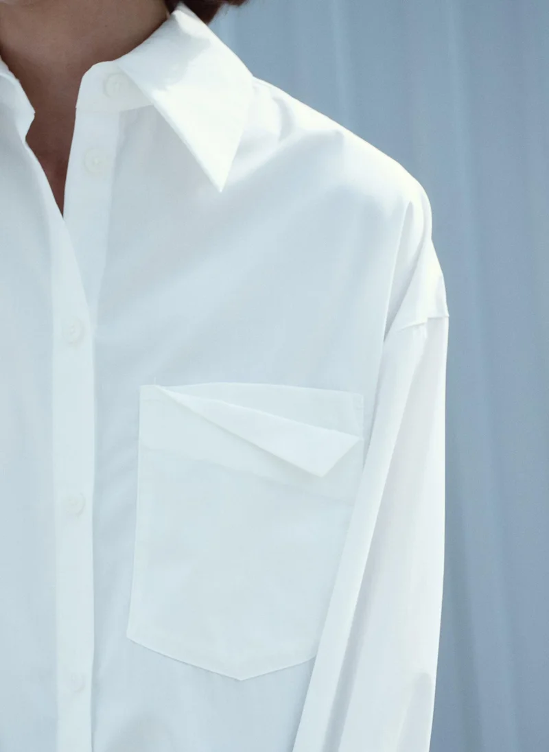 Lichi Oversize shirt with a large chest pocket