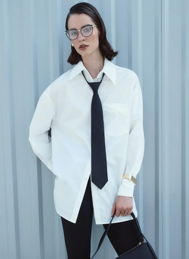 Lichi Oversize shirt with a large chest pocket